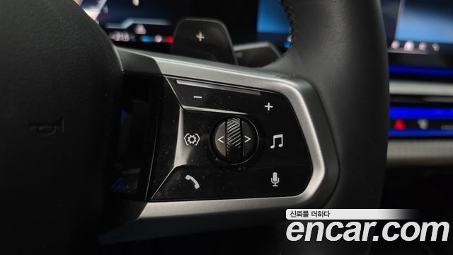 BMW 5-Series 2025 — photo 28