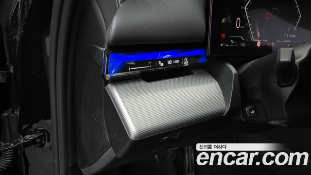 BMW 5-Series 2025 — photo 31