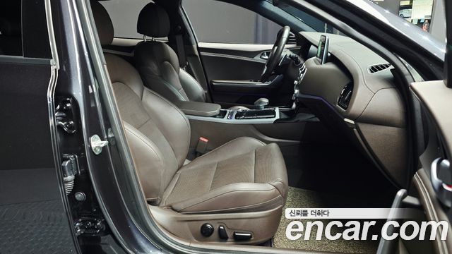 Kia Stinger 2019 — photo 12