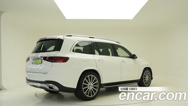 Mercedes-Benz GLS-Class 2026 — photo 2
