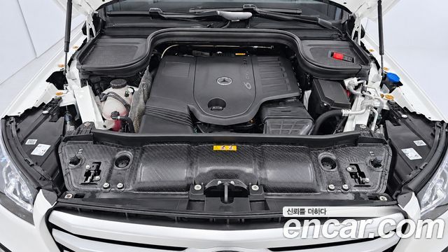 Mercedes-Benz GLS-Class 2026 — photo 6