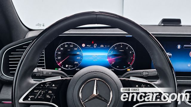 Mercedes-Benz GLS-Class 2026 — photo 8