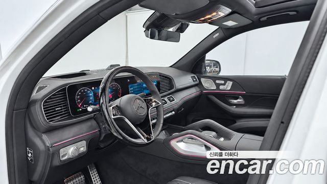 Mercedes-Benz GLS-Class 2026 — photo 9