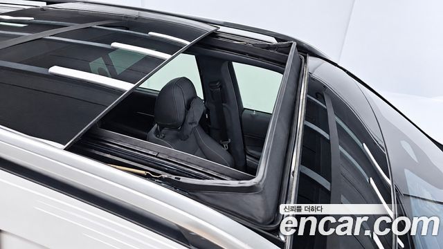 Mercedes-Benz GLS-Class 2026 — photo 12