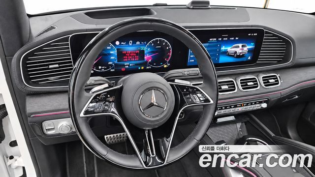 Mercedes-Benz GLS-Class 2026 — photo 13