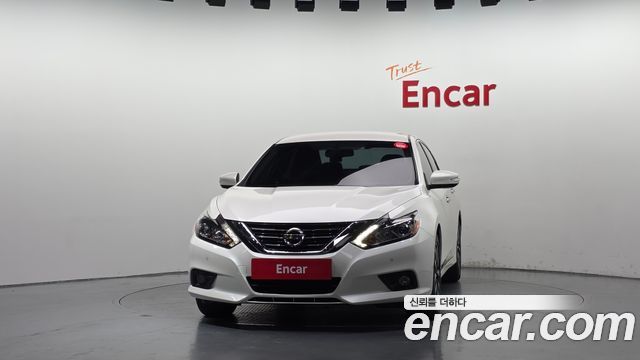 Nissan Altima 2018 — photo 3