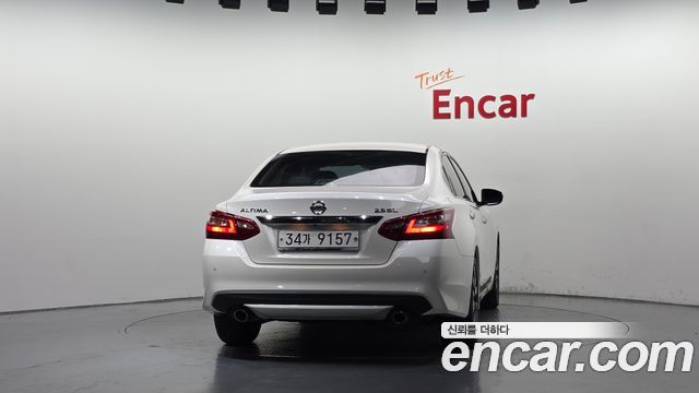 Nissan Altima 2018 — photo 4