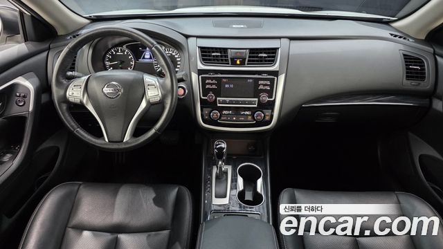 Nissan Altima 2018 — photo 7