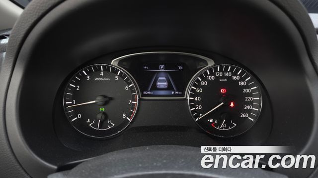 Nissan Altima 2018 — photo 8