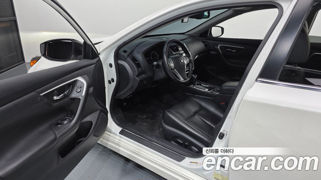 Nissan Altima 2018 — photo 10