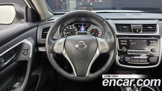 Nissan Altima 2018 — photo 13
