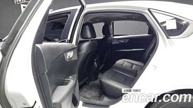 Kia K3 2022 — photo 17