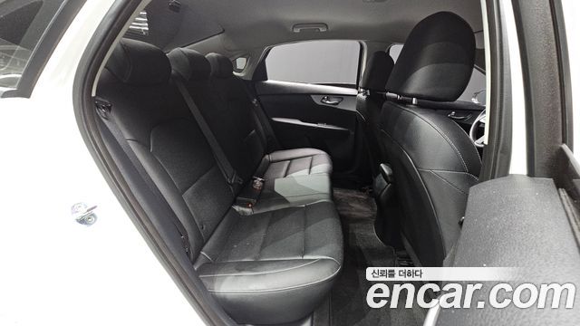 Kia K3 2022 — photo 18