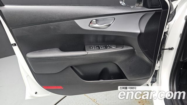 Kia K3 2022 — photo 14