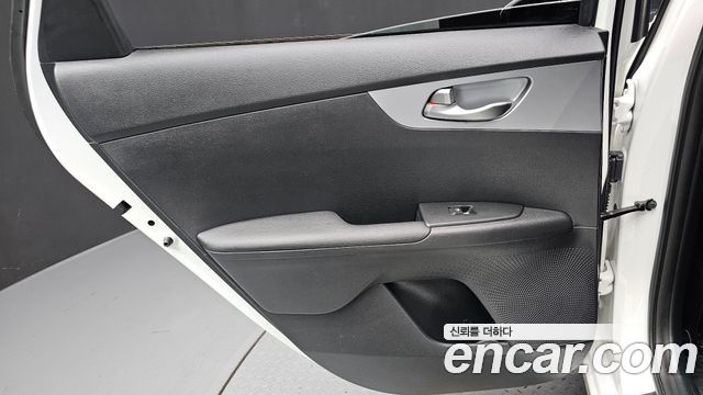 Kia K3 2022 — photo 15