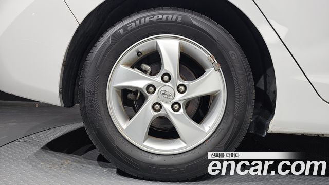 Hyundai AVANTE 2011 — photo 5