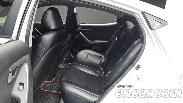 Hyundai AVANTE 2011 — photo 11