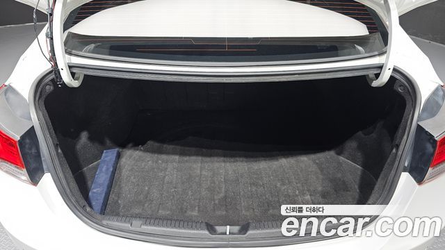 Hyundai AVANTE 2011 — photo 20