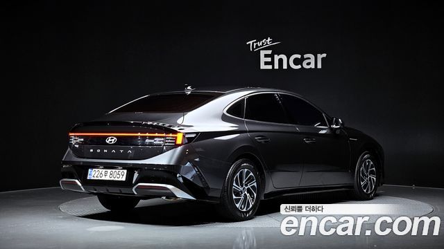Hyundai Sonata 2025 — photo 2