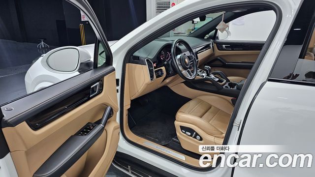 Porsche Cayenne 2020 — photo 13