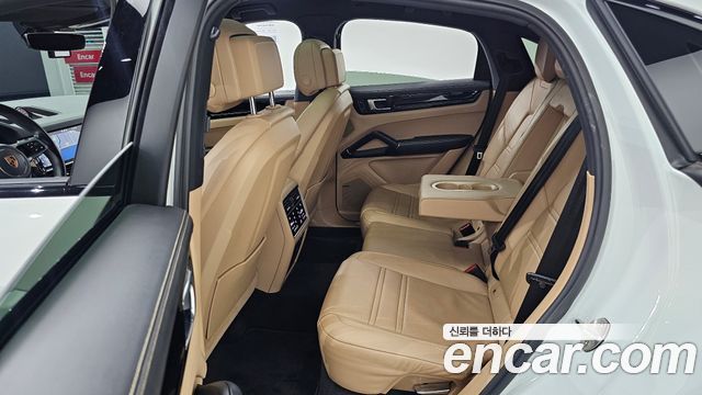 Porsche Cayenne 2020 — photo 18