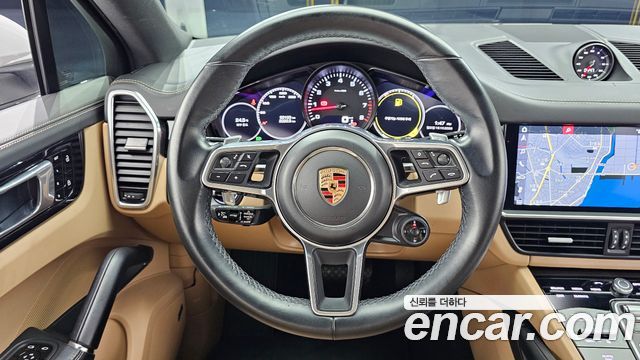 Porsche Cayenne 2020 — photo 19