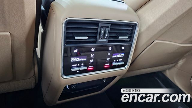 Porsche Cayenne 2020 — photo 23