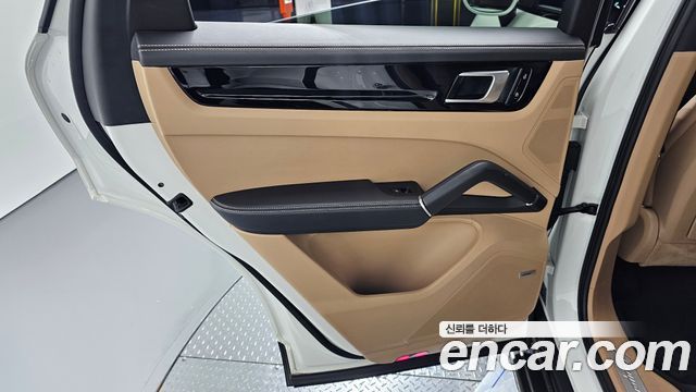 Porsche Cayenne 2020 — photo 15