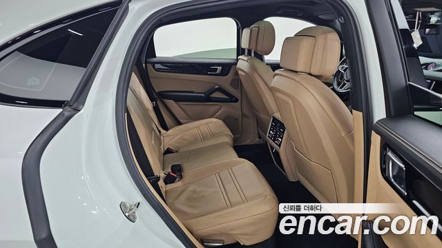 Porsche Cayenne 2020 — photo 16