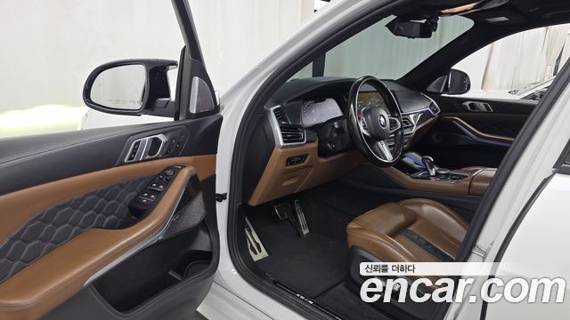 BMW X5M 2021 — photo 10