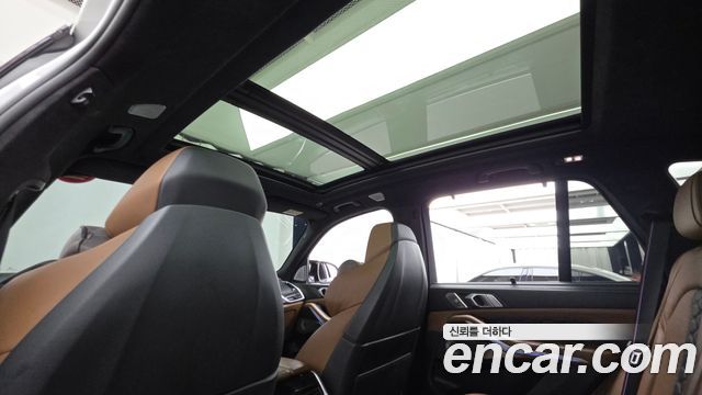 BMW X5M 2021 — photo 18