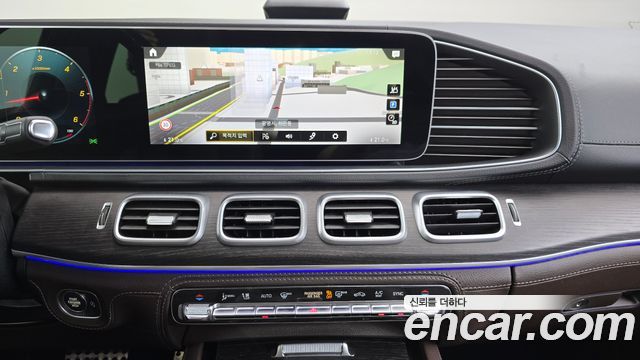 Mercedes-Benz GLS-Class 2022 — photo 19