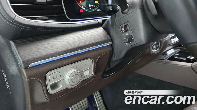 Mercedes-Benz GLS-Class 2022 — photo 26