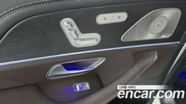 Mercedes-Benz GLS-Class 2022 — photo 27