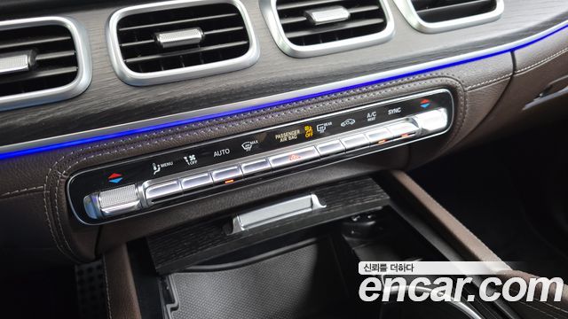 Mercedes-Benz GLS-Class 2022 — photo 30