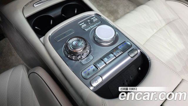 Genesis G90 2023 — photo 9
