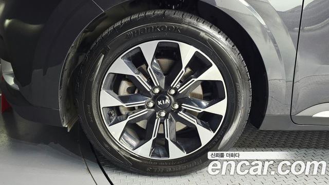 Kia Canival 2021 — photo 5