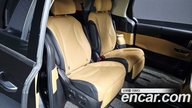 Kia Canival 2021 — photo 17