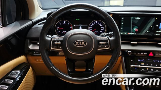 Kia Canival 2021 — photo 23
