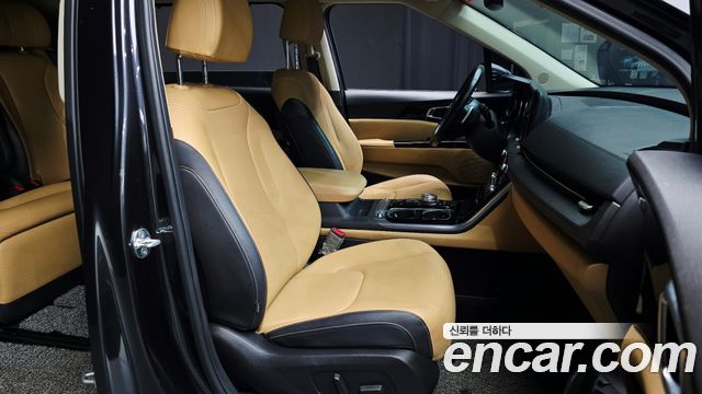 Kia Canival 2021 — photo 16