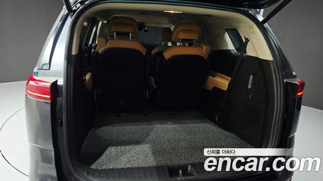 Kia Canival 2021 — photo 27