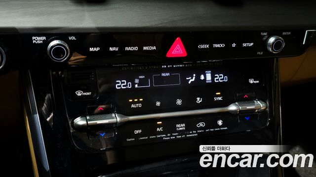 Kia Canival 2021 — photo 31