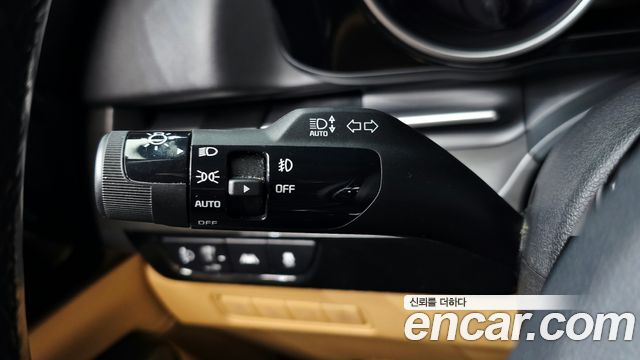 Kia Canival 2021 — photo 34