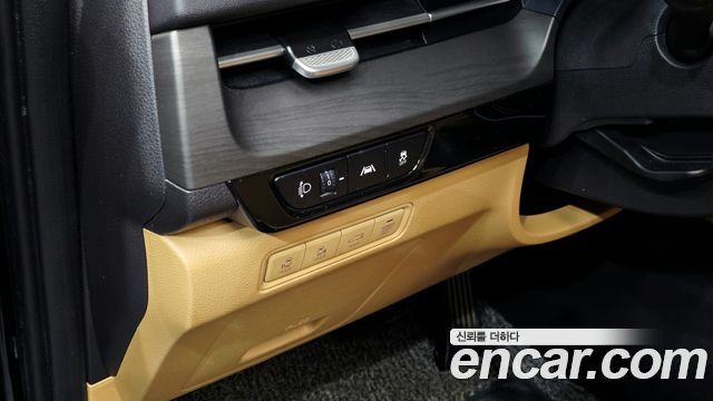 Kia Canival 2021 — photo 35