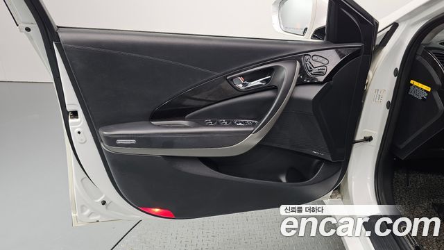 Hyundai Grandeur 2015 — photo 14