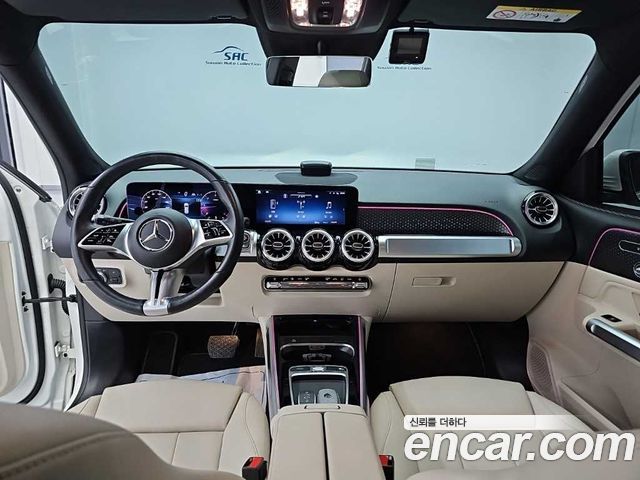 Mercedes-Benz GLB-Class 2024 — photo 7