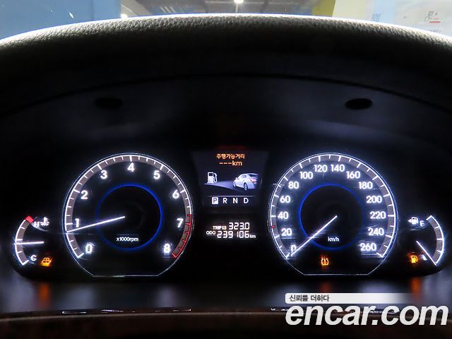 Hyundai Equus 2010 — photo 8