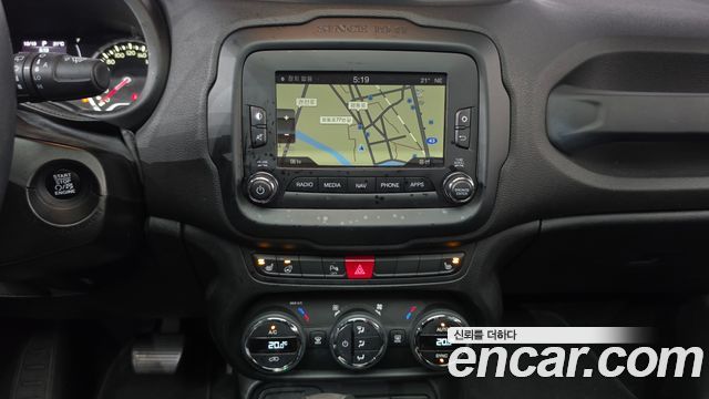 Jeep Renegade 2017 — photo 18
