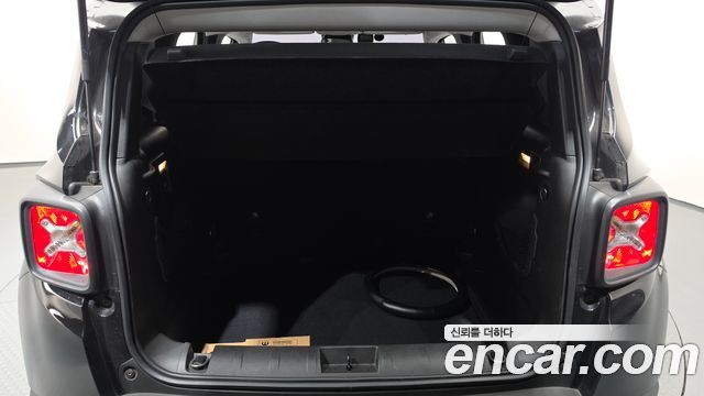 Jeep Renegade 2017 — photo 25