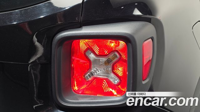Jeep Renegade 2017 — photo 9